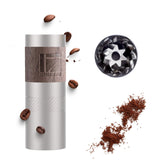 El molinillo 1Zpresso Q con mango plegable, ideal para viajar ligero.