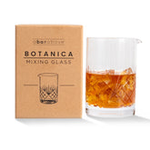 Vaso mezclador A Bar Above Botanica Crystal con cristal claro para observar dilución y textura.
