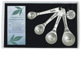 Abbey + CA Gift Mujer increíble: cucharas medidoras en empaque, regalo perfecto para amantes de la cocina.