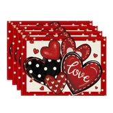 Manteles individual Artoid Mode con corazón rojo, ideal para cenas románticas.