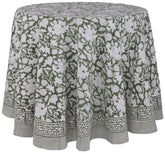 Mantel redondo Meraki Green de ATOSII, ideal para cenas elegantes al aire libre.