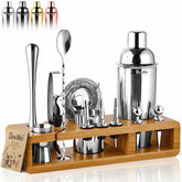 Barillio kit-bar-23-piezas en estante de bambú para organización de barra en casa.