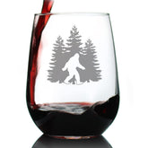 Vaso Bevvee Bigfoot sin tallo de 17 oz, ideal para cenas elegantes y divertidas.
