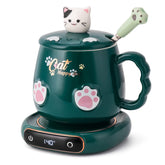 La taza gato de Bgbg con base plana mantiene la bebida caliente en el escritorio.