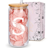 Vaso BIPEDS con monograma y tapa, ideal para bebidas personalizadas.