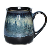Bosmarlin taza grande de cerámica azul profundo, ideal para café matutino.