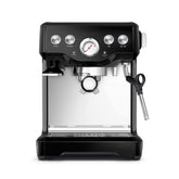 Breville Infuser BES840XL, frente de la máquina, café expreso equilibrado desde el inicio.