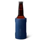 BrüMate BOTT’L mantiene fría una botella de vidrio de 12 oz para actividades al aire libre.