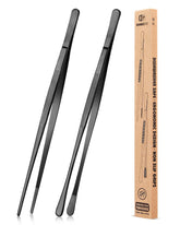 Tijeras Bundlepro de 12 pulgadas negras en uso para voltear con precisión.