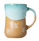 Cape Shore taza-onda-tortuga: perfecta para bebidas calientes o frías y decorar con estilo oceánico.