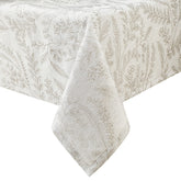Mantel Chassic damasco elegante para mesa rectangular, ideal para cenas formales.
