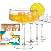 Vaso CL FUN Martini Coupe de 10 oz con ribetes acanalados, ideal para cócteles elegantes.