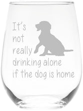 CM La copa sin tallo con grabado de perro, cómoda de sostener.