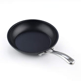 Cooks Standard sartén base plana amplia para cocinar porciones grandes.