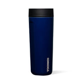 Corkcicle Commuter Cup con tapa 360° para evitar derrames en movimiento.