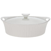 CorningWare Blanco Francés cazuela oval 2,5 cuartos con tapa, ideal para hornear y servir.