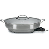 Sartén eléctrica ovalada de Cuisinart con superficie antiadherente para cocinar sin grasa.