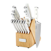 Conjunto Cuisinart de 15 piezas con bloque para cortes precisos.
