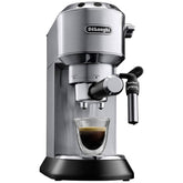 De'Longhi Dedica Deluxe, vista frontal, diseño ultradelgado ideal para cocinas pequeñas.