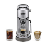 Dedica Duo de De'Longhi con taza-espresso para crema suave en casa.