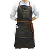 Delantal DingSay Trendy en denim negro con bolsillos frontales para cocina.