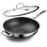 DOTCLAD Wok Pan detalle láser-nieve: superficie dual antiadherente para cocinar con menos aceite.