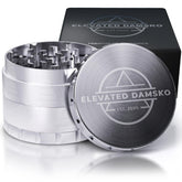 Elevated Damsko Molino de Hierbas y Especias en acero inoxidable, aspecto profesional.