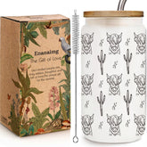 Enanaimg taza cafe vaca Highland, ideal para desayunos con estilo.