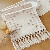 FEXIA camino de mesa bohemio con borlas para mesa, añade calidez artesanal.