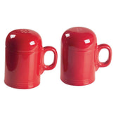 Fiesta Sal y Pimienta Rangetop Set en cerámica roja, ideal para uso diario.