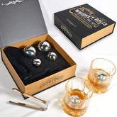 G & J's Finest bolas de whiskey grandes y pequeñas para enfriar sin diluir.