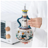 Aceitera Generic de cerámica italiana, vertido preciso para cocina diaria.