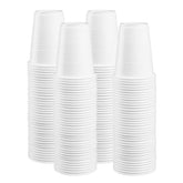 Vaso plástico blanco de GUSTO, 7oz, ideal para fiestas y bebidas frías.