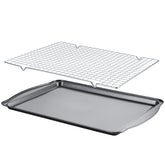 La bandeja Gymdin para hornear tiene borde ancho y mango ergonómico para mover con seguridad.