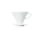 Hario V60 cerámico, cono de vertido, ofrece extracción estable para una taza equilibrada.
