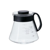 Jarra Hario V60 Glass Range de 600 ml en negro con líneas de medición para dosis precisas.