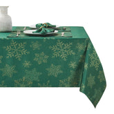Mantel HomeJoy rectangular con copos de nieve brillantes para cenas festivas.
