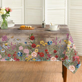 Horaldaily: flores sobre grano de madera marrón, protege la mesa.