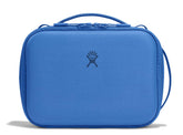 Hydro Flask Carry Out Lunch Box exterior azul cascade y duradero para transporte diario.