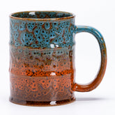 HYTYSKAR taza grande cerámica azul-naranja, perfecta para café matutino y bebidas calientes.