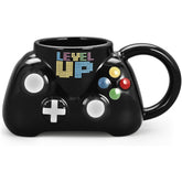 Taza Jmugmt regalo gamer con diseño de mando, ideal para sesiones de juego.