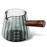 Joeyan vaso medidor 6oz con chorro, práctico para verter con precisión.