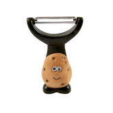 Joie Mr Potato pelador en Y en acción para pelar papas con facilidad