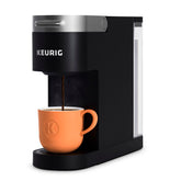 Keurig K-Slim con diseño compacto ideal para cocinas pequeñas