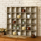Kigley estante oversize para tazas en pared, organización y exhibición elegante.