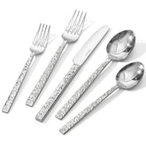 Conjunto KINGSTONE de cubiertos martillados de 60 piezas, ideal para cenas formales.