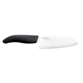 Cuchillo santoku cerámico Kyocera FK-140-WH, filo ligero para cortes precisos en la cocina.
