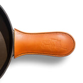 Lancaster Cast Iron: funda de mango cuero extra gruesa para agarre cómodo.