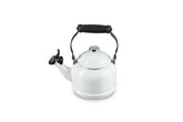 Le Creuset Demi Tetera Esmalte Acero Blanco, frente elegante para hervir agua rápidamente