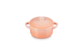 Le Creuset Mini Cocotte Peche, vista frontal, porciones individuales para postres